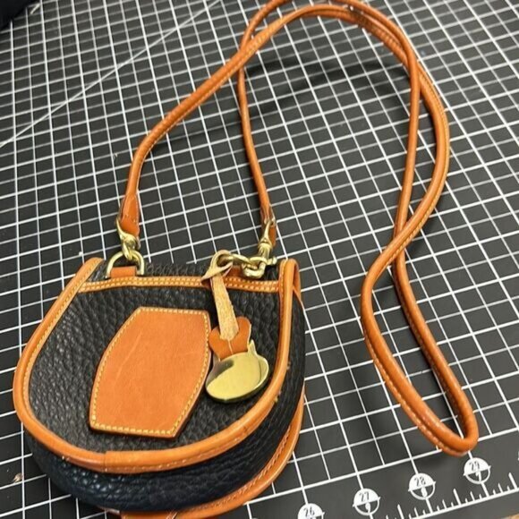 Dooney & Bourke Black Brown All Weather Leather Crossbody Bag With Long Strap - Picture 9 of 9